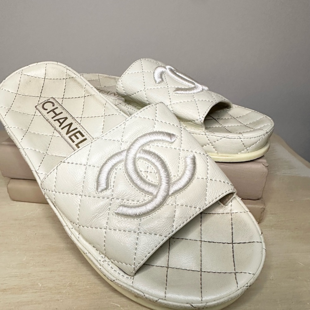 Women’s White Chanel Leather Slip-On Sandals size 7